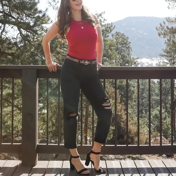 Express layered gold coin necklace - Picture 13 of 14